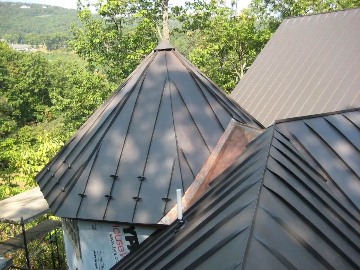 Professional Roof Tarp Installation by Craftsman Roofing in Latah